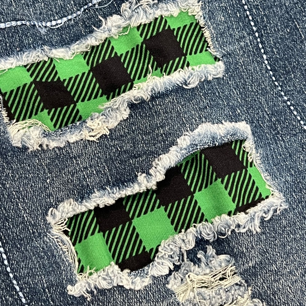 Clover patch distressed jeans, sz 4, 6, 8 - Picture 5 of 6